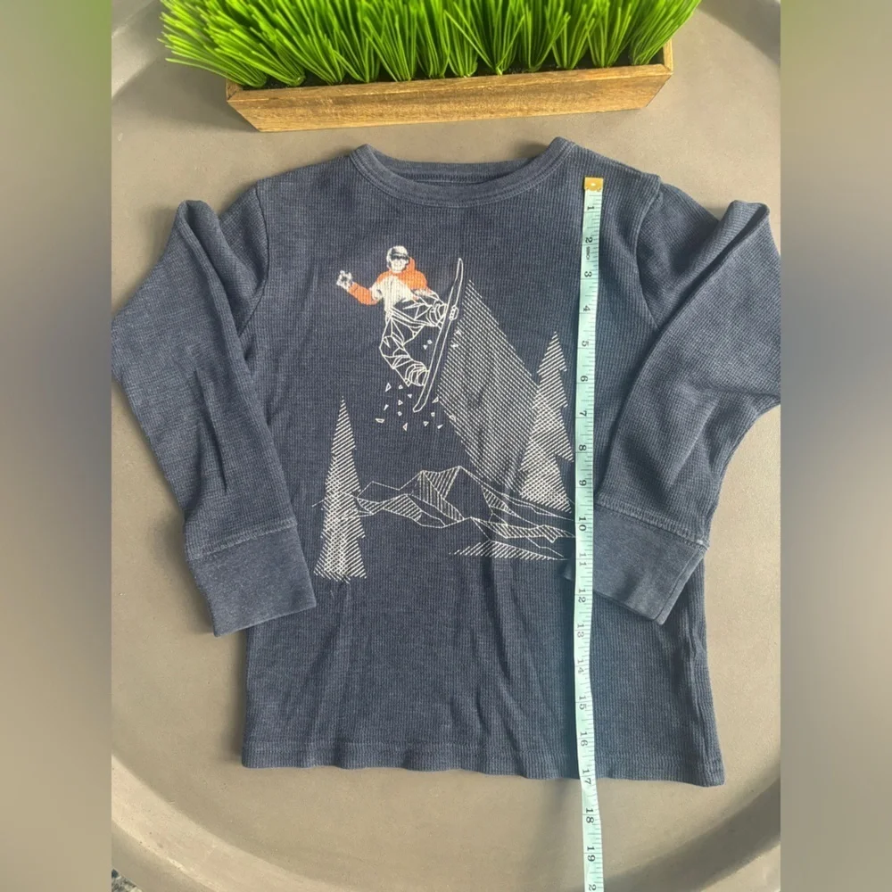 Children’s Place Navy Blue Snowboard Graphic Long Sleeve Tee Size 5/6